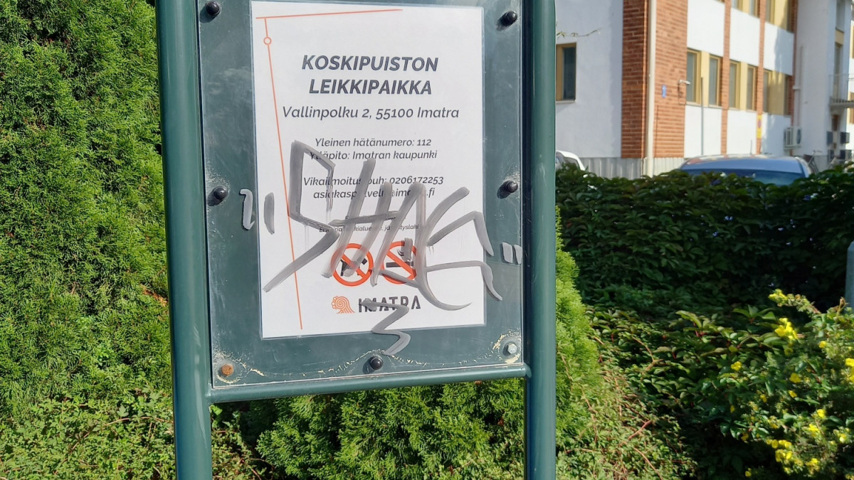 Töhritty kyltti.