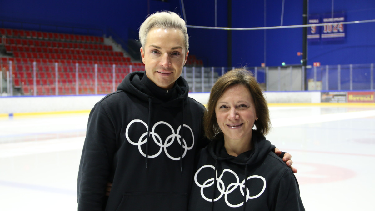 Valmentajat Adam Solya ja Marina Shirshova Imatran jäähallissa.