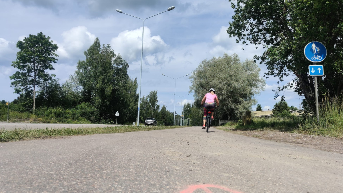 Kevyen liikenteen väylä.