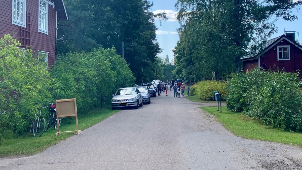 Katunäkymä Imatran Niskalammelta kesäaikaan.