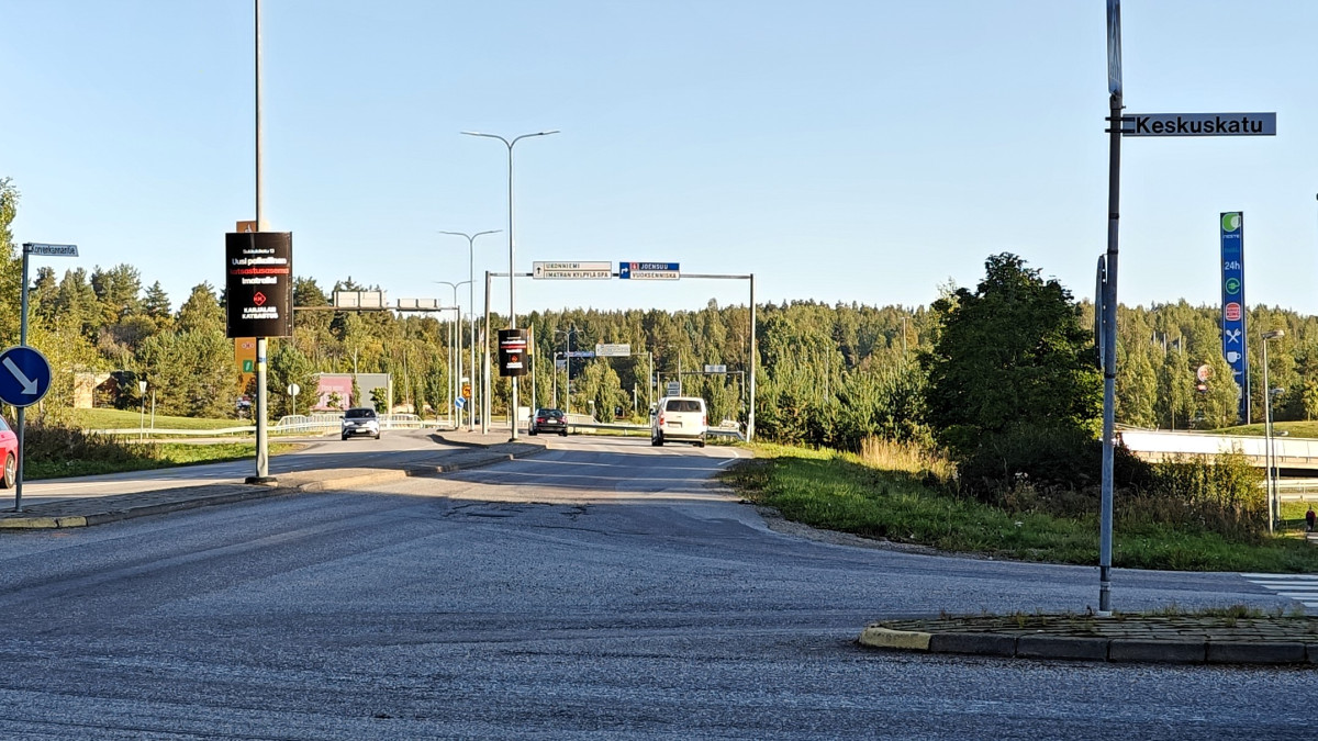 Korvenkannantie Keskuskadun risteyksestä valtatie 6:n yli.