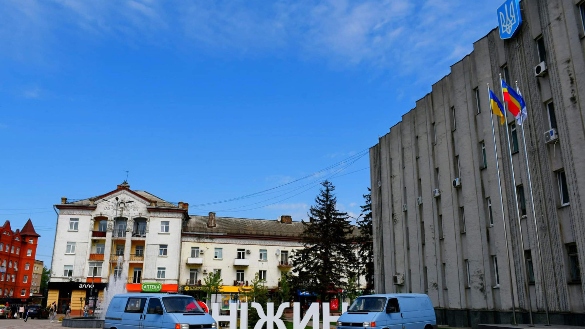 KIPAn lahjoittamat pakettiautot toimitettiin Nizhyniin.