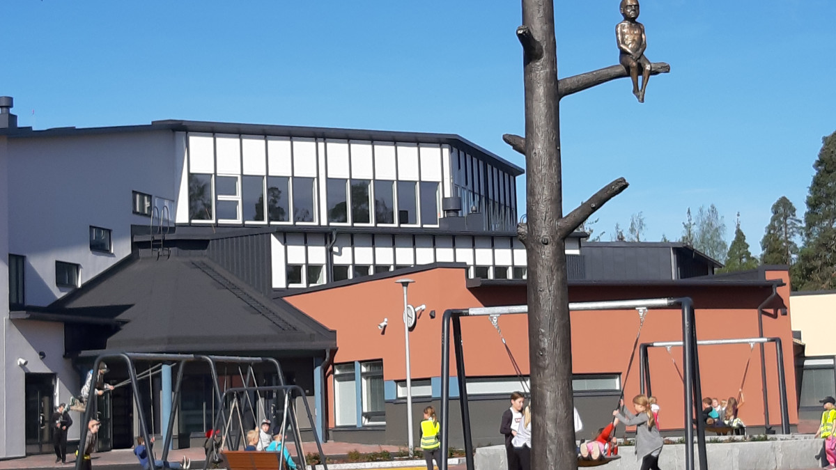 Vuoksenniskan koulukeksuksen uudisrakennus otti oppilaat vastaan elokuussa.