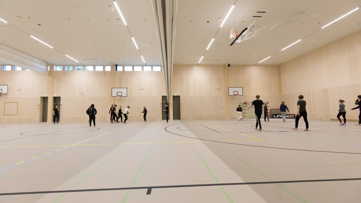 mansikkalan koulun liikuntasali