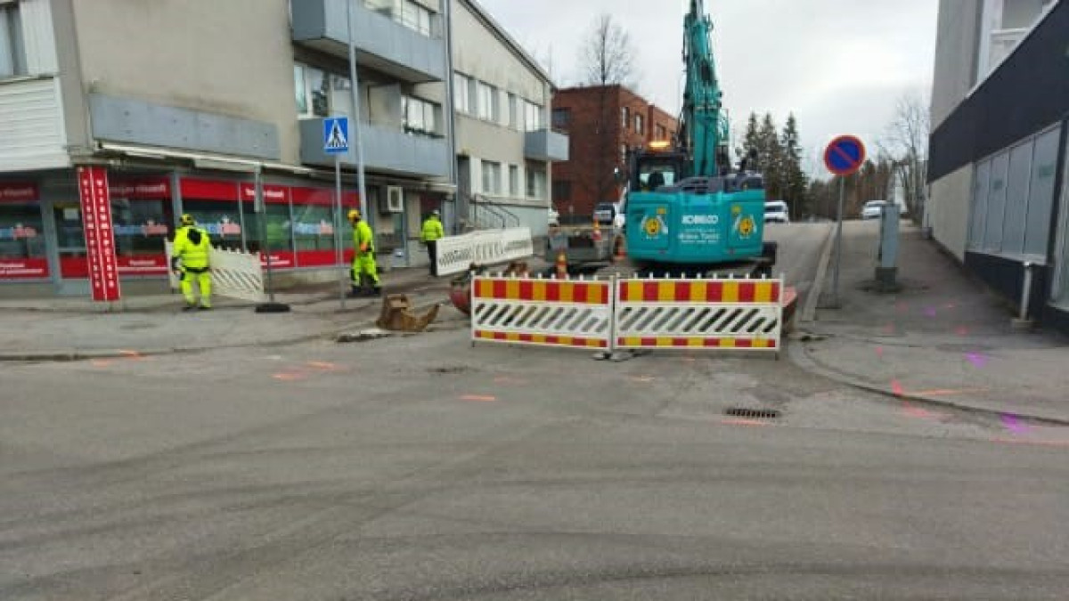 Työmiehiä kadulla