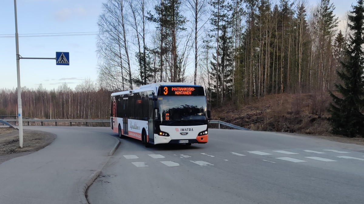 Linja 3 jatkaa entiseen malliin, vaikka matkustajia on vähemmän.