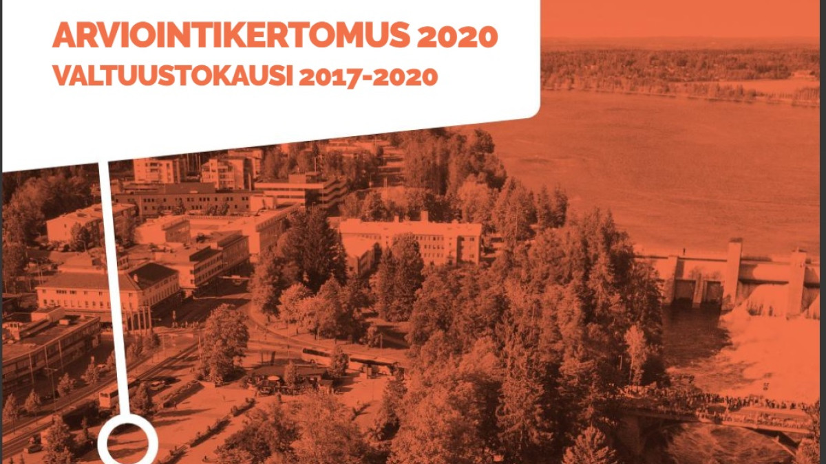 Arviointikertomuksen kansi, jossa kuva Valtionhotelllista.