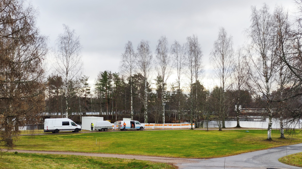 Jätevesipumppaamon saneeraustyöt Vuoksen rannassa.