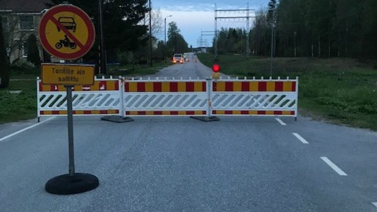 Kuparintiellä läpiajo ei nyt onnistu.