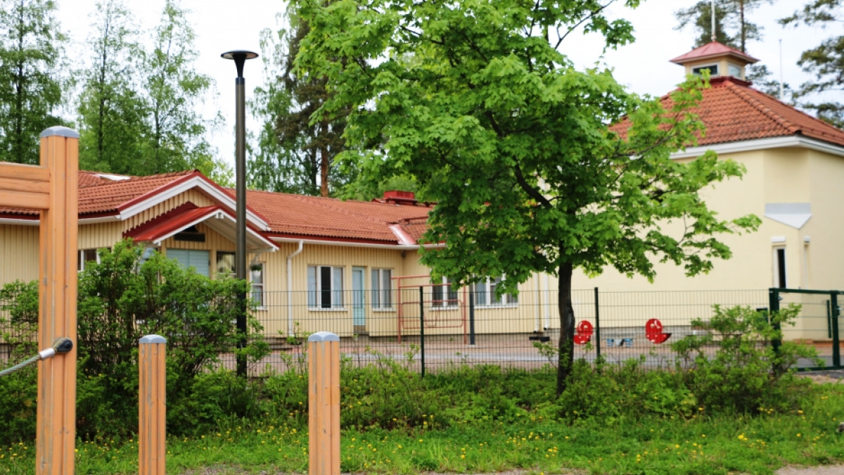 Imatrankosken päiväkoti kesällä.
