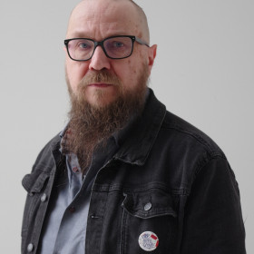 Kuvassa on yksi henkilö.