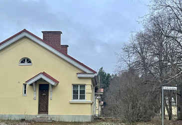 Yksi Ekekgrenin taloista.