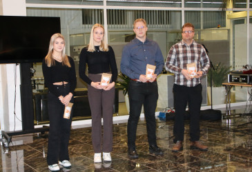 Kuvassa vasemmalta Meeri Riiali, Anni Konnu, Joona Tikka ja Lauri Leiniäinen.