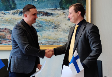 Nizhynin kaupunginjohtaja Oleksandr Kodola ja Imatran kaupunginjohtaja Matias Hilden.