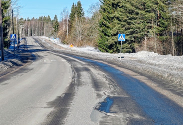 Keväinen katu.