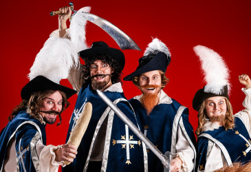 Kolme muskettisoturia -pääkuva.