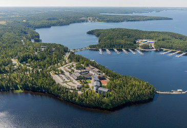 Ilmakuva Saimaalta Imatran Ukonniemestä ja Lammassaaresta.