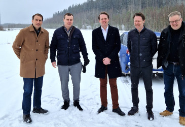 Maankäyttöpäällikkö Erik Forstén (vas.), kaupunginjohtaja Matias Hilden, Freija AS:n CCO Lasse Bergerud-Wichstrøm, CCO (vas) ja CEO Kristian Hauglum, sekä KEHYn toimitusjohtaja Antti Oravuo.