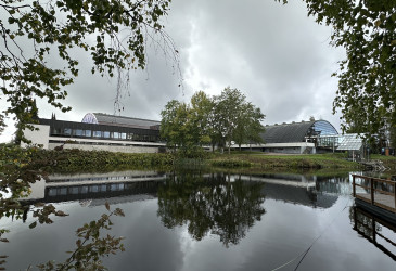 Uimahalli ja urheilutalo syyskuussa 2025.