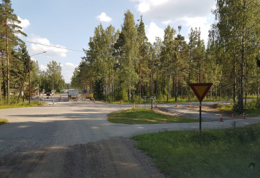 Työmaa Lättäläntien, Vuoksenniskantien ja Kaukopääntien risteyksessä