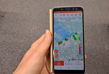 Ilmanlaadun mobiilisovelllus kännykässä.