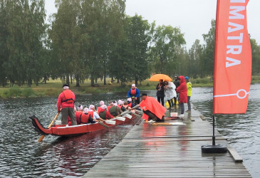 Dragonboat-melonta Varpasaaressa.