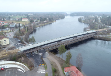 Ilmakuva Mansikkakosken ratasillasta.