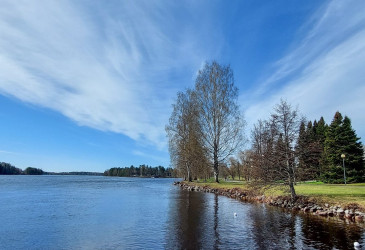 Virtaava vuoksi ja talo