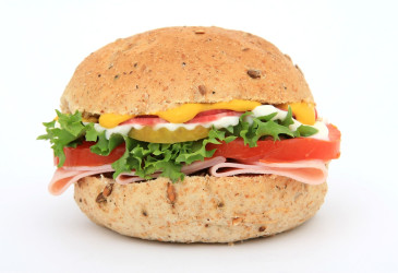 Täytetty sämpylä
