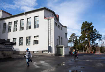 Tainionkosken kivikoulu jatkaa elämänsä.