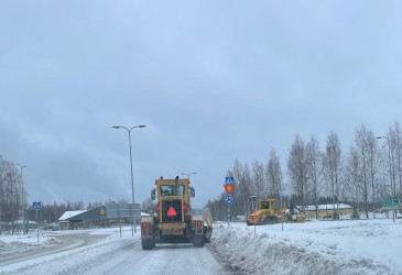 Tiehöylä kadulla.
