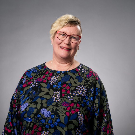 Nainen, ylävartalo.