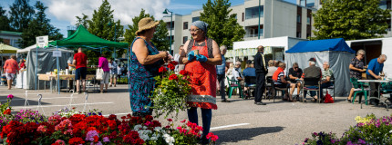 Kesäinen toripäivä Vuoksenniskalla.