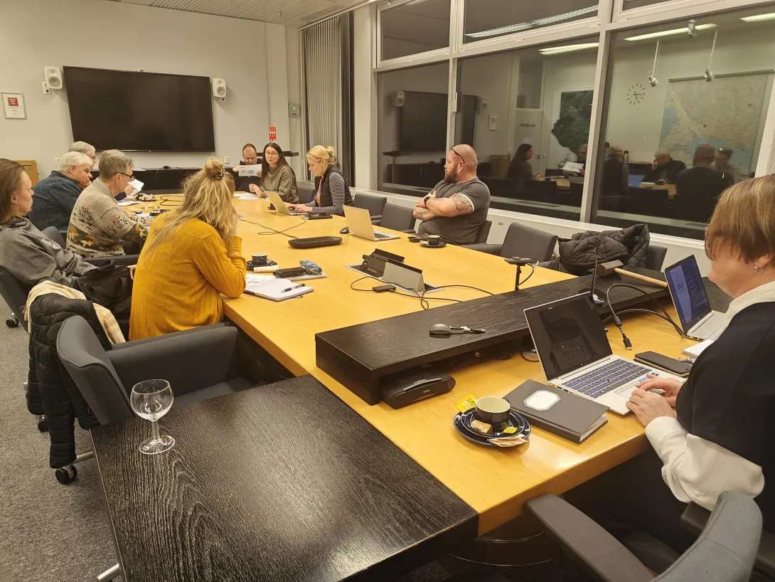 Seurafoorumissa oli läsnä yhdeksän seurojen edustajaa. Osa osallistui tilaisuuteen etäyhteyden avulla.
