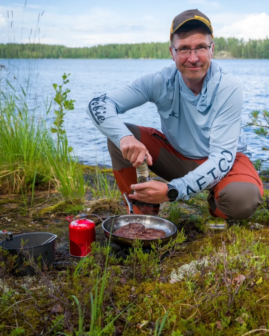 Antti Kymäläinen retkeilemässä